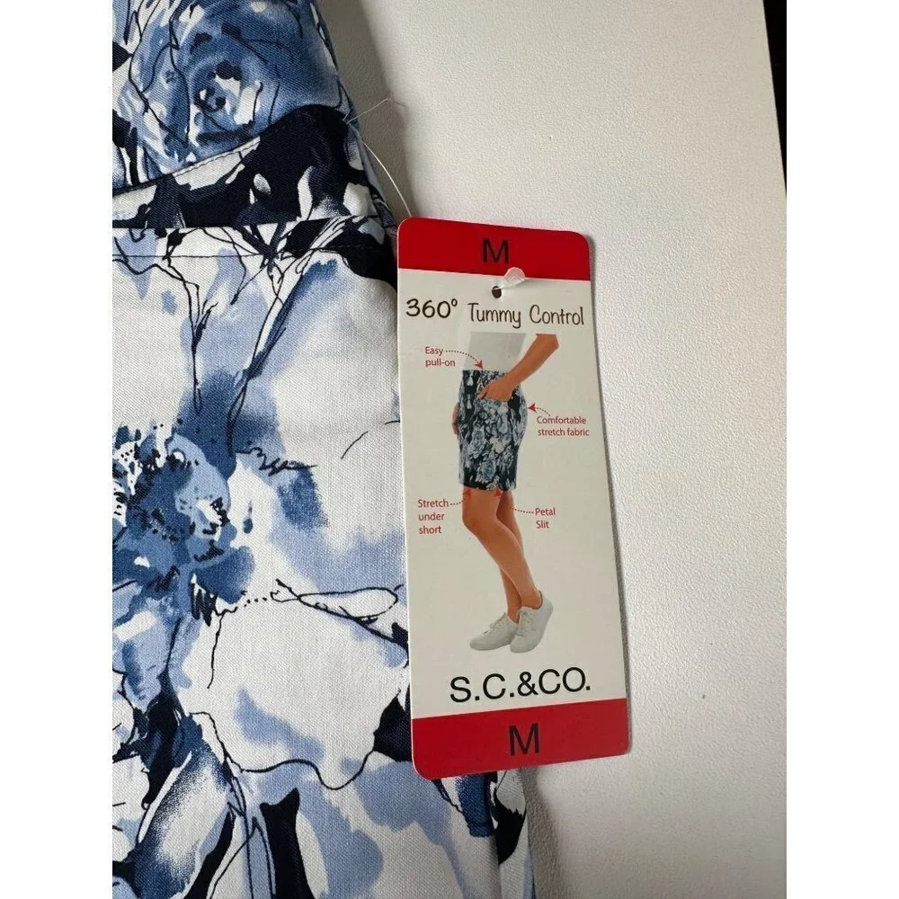 S. C. & Co NWT navy blue and white floral skorts, size medium - Picture 10 of 11